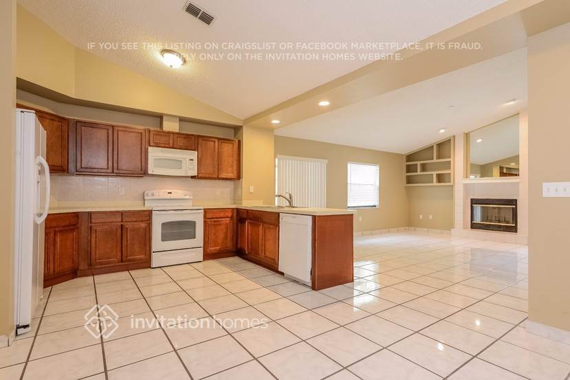 Building Photo - 1604 Cumberland Ct E