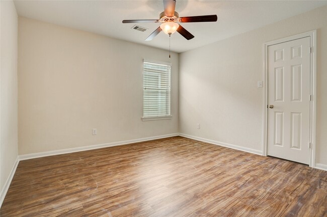 Building Photo - 10046 Hillside Bayou Dr