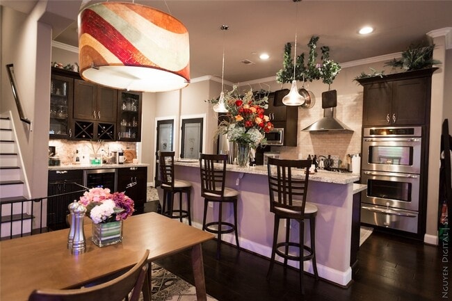 Building Photo - 1204 Cushing St