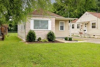 Building Photo - Newly Renovated 2 Bedroom Ranch