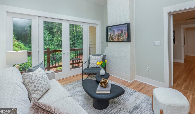 Building Photo - 2908 N Hills Dr NE