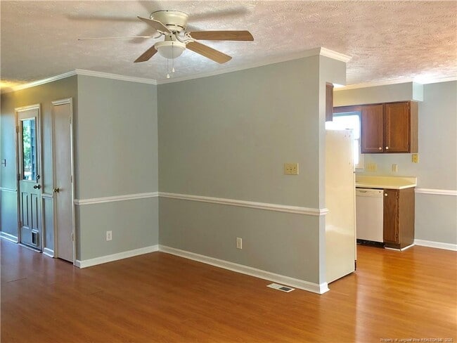 Building Photo - 694 Dowfield Dr