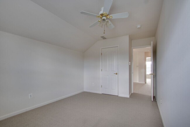 Building Photo - Single family - unfurnished - YEAR ROUND rental - Villages of Old Landing