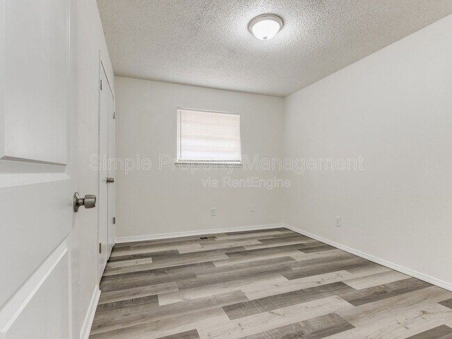 Building Photo - 704 Pepperdine Ave