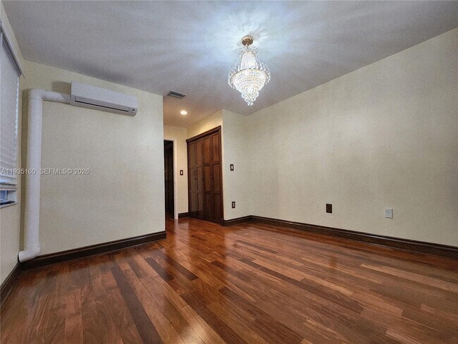 Building Photo - 21028 NE 34th Ct