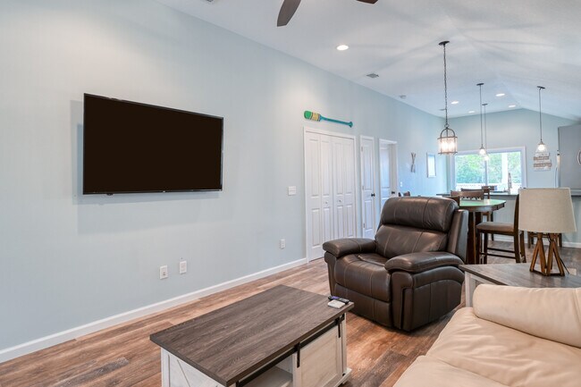 Building Photo - 5446 Windantide Rd