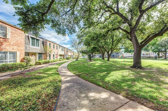 Building Photo - 6307 Del Monte Dr
