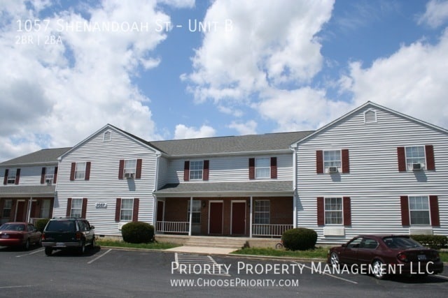 Building Photo - 2 Bedroom, 1.5 Bathroom Townhome in Harris...