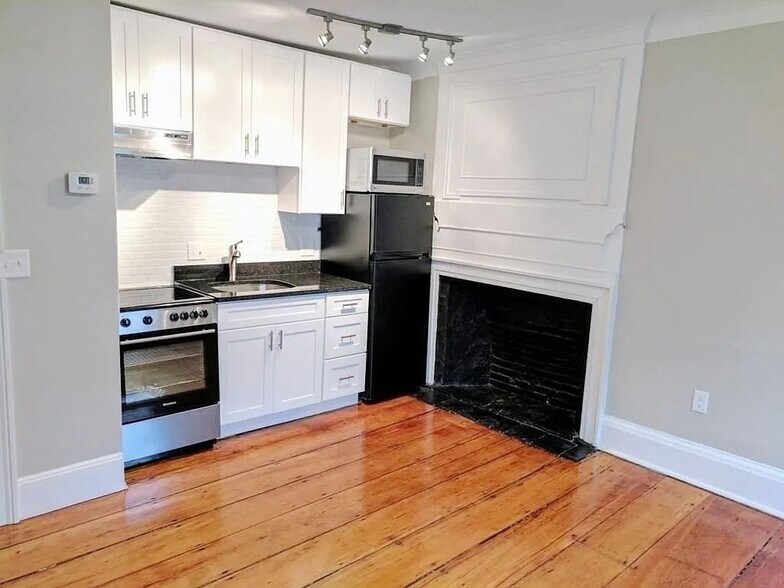 Building Photo - 17 Beckford St