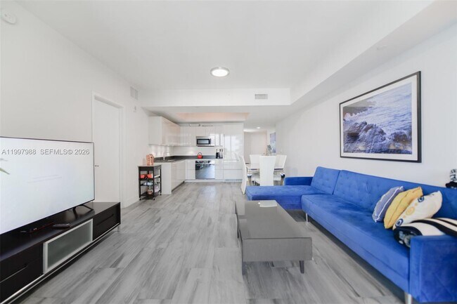 Building Photo - 1010 Brickell Ave