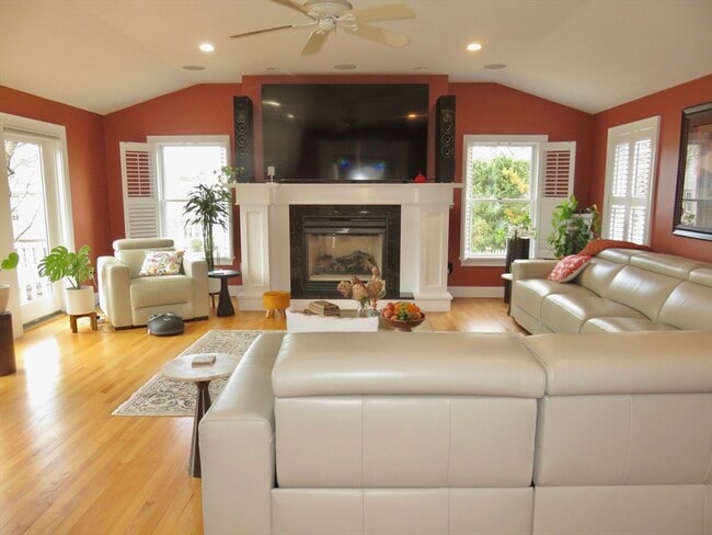 Building Photo - 35 Lovell Rd