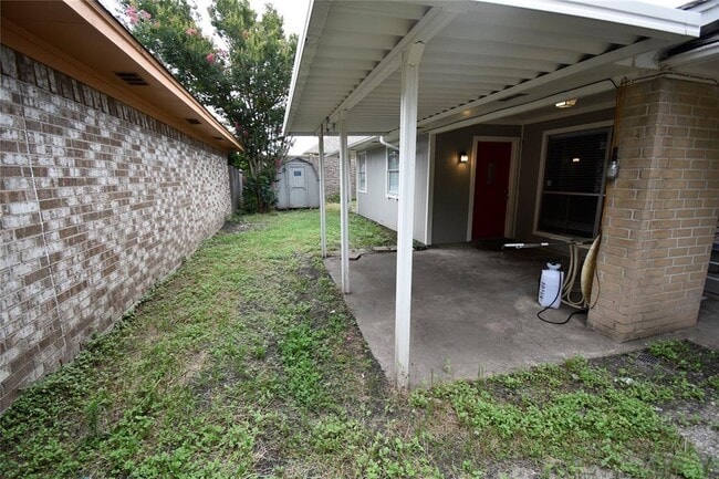 Building Photo - 4603 Meadowood Dr