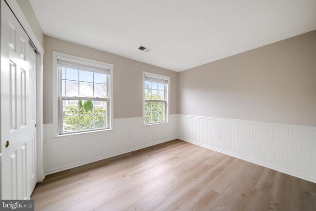 Building Photo - 249 Flagstone Rd