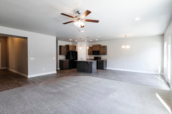 Building Photo - 3338 E Crimson Ridge Dr