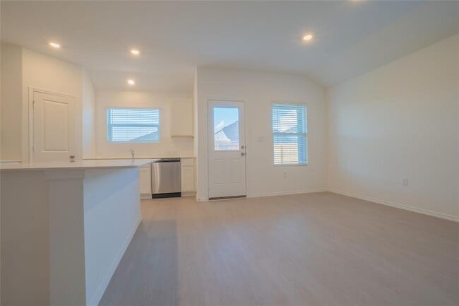 Building Photo - 107 Miglia St