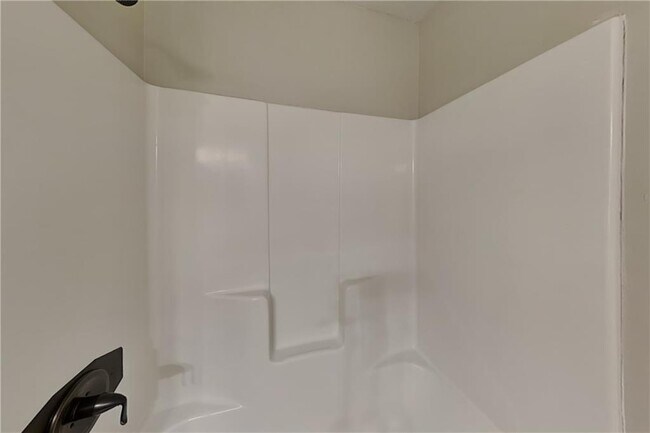 Building Photo - 1104 Canterbury Ln