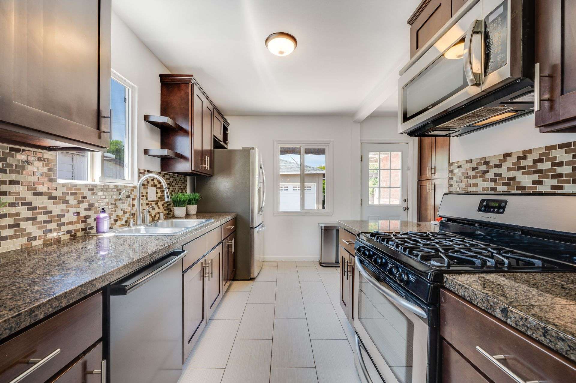 Building Photo - 6901 Bertrand Ave