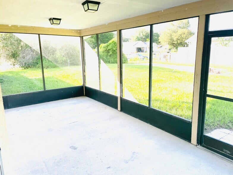 Building Photo - 2550 India Blvd