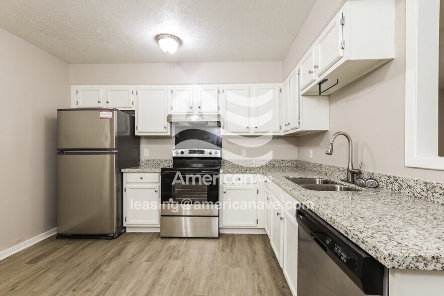 Building Photo - 1472 Bass Ave