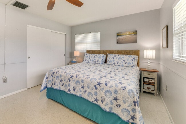 Building Photo - 1648 Idle Ln