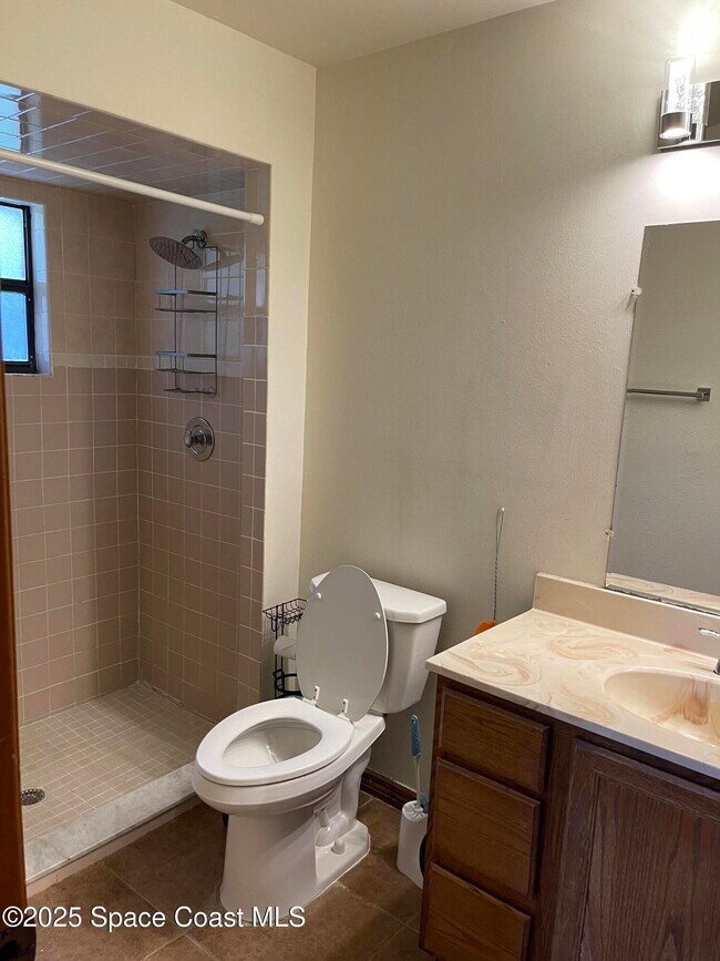 Building Photo - 363 Emerson Dr NW