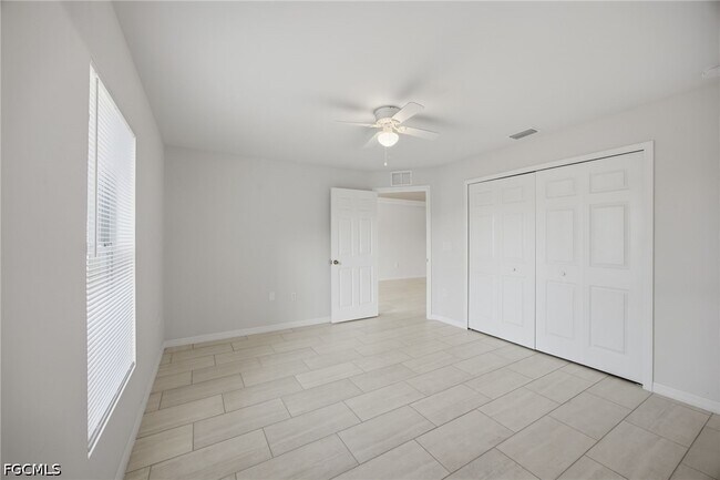 Building Photo - 1426-1428 Cape Coral Pkwy W
