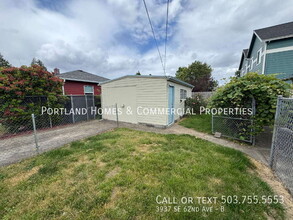 Building Photo - 3937 SE 62nd Ave