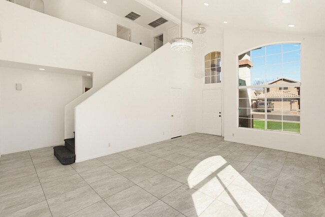 Building Photo - 288 S Jesse St