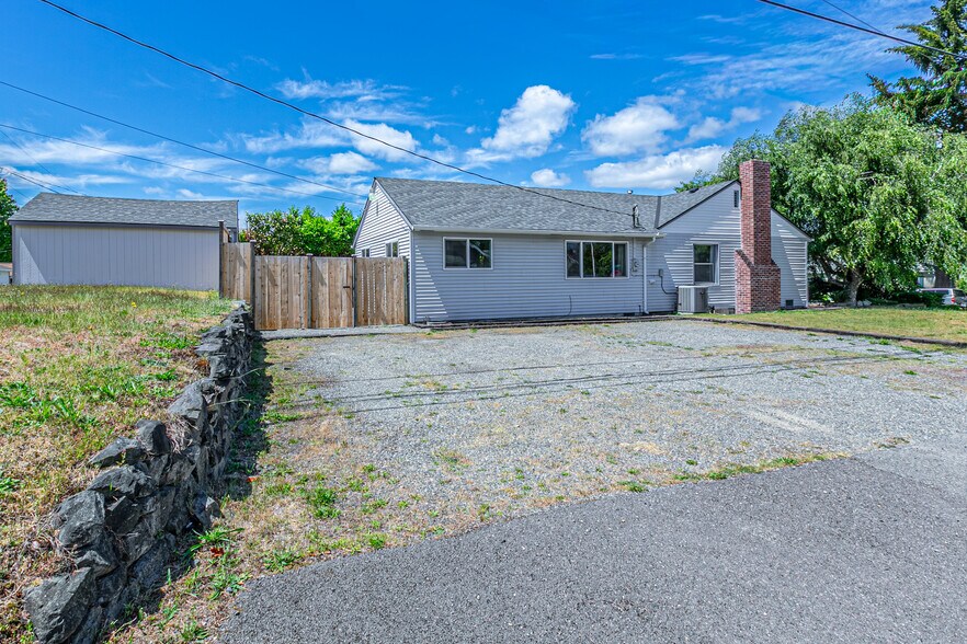 Building Photo - 4502 N 30th St