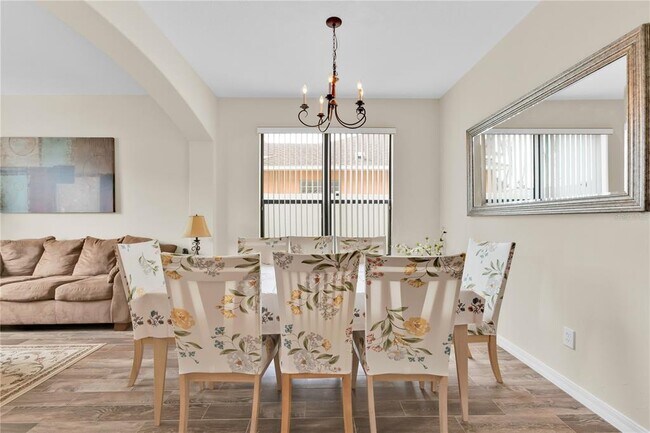 Building Photo - 155 Waltham Ct