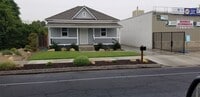 Building Photo - 3 Bedroom 2 Bath in Reedley California