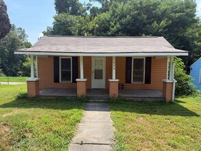 Building Photo - 438 Crews St
