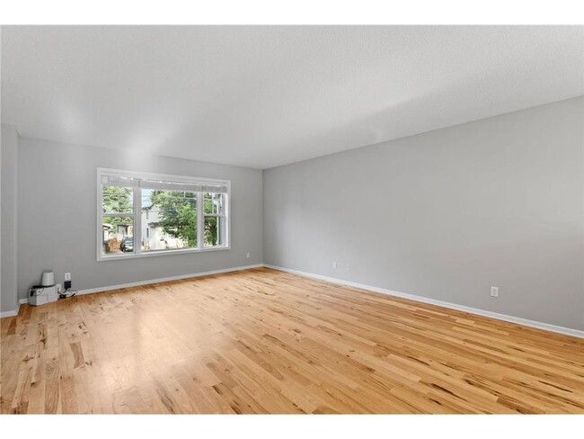 Building Photo - 1809 3rd St NE