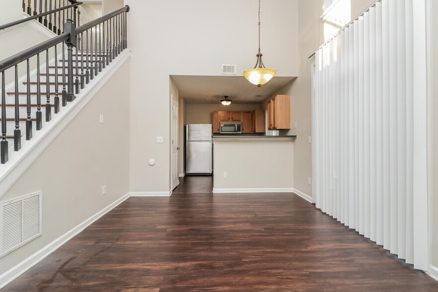 Building Photo - 124 Swanee Ln