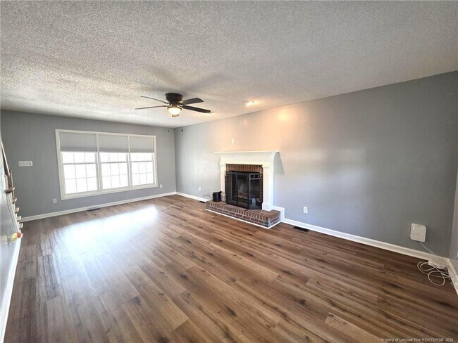 Building Photo - 2917 Franzia Dr