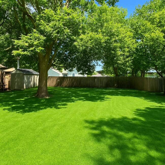 Building Photo - Crystal home for lease, 3 beds 2 baths, updates through-out!