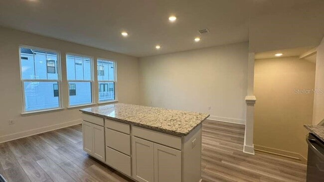 Building Photo - 15244 Groveside Rd