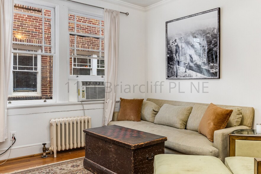 Building Photo - 1111 Briarcliff Pl NE