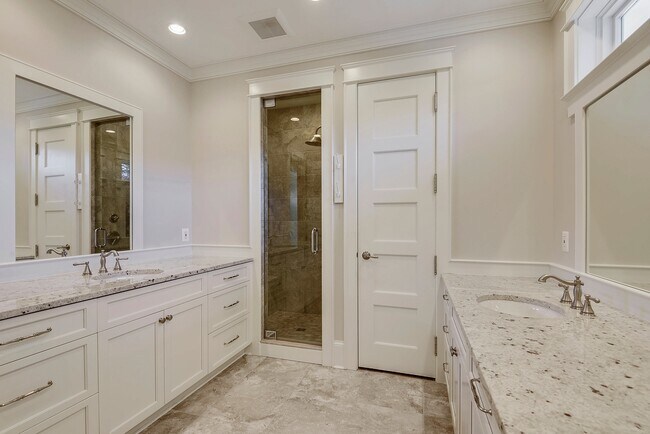 Building Photo - 5br Bethesda Home for Rent