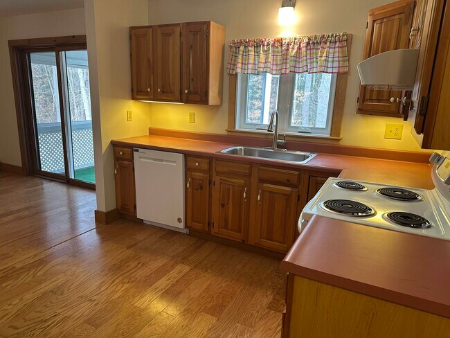 Building Photo - 108 S Bennington Rd