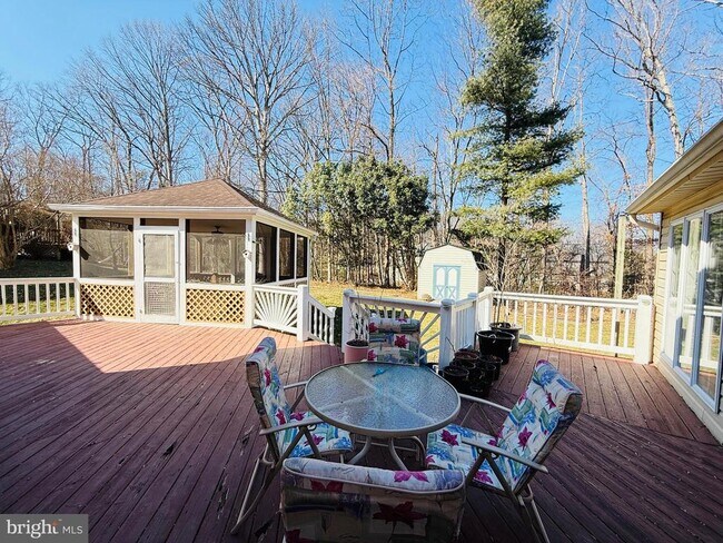 Building Photo - 16108 Kennedy St