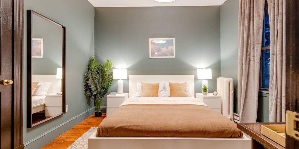 Building Photo - 61 Park Dr