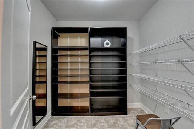 Building Photo - 2540 Maple Ridge Ln
