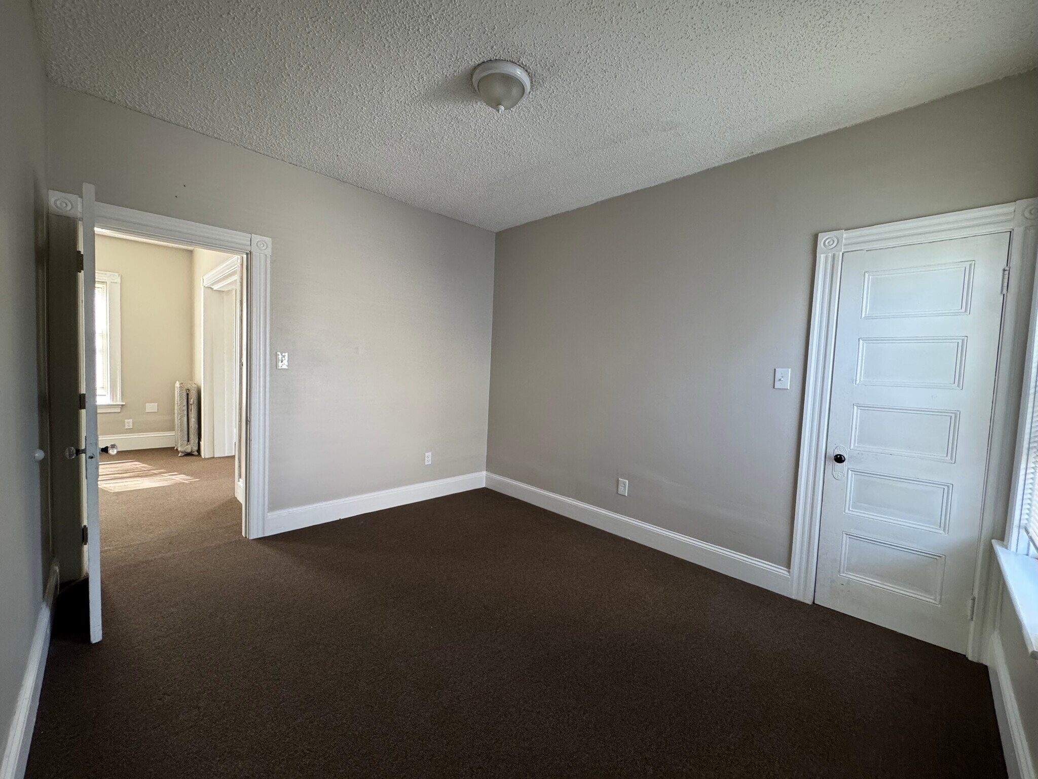 bedroom 2 - 905 Roosevelt Ave