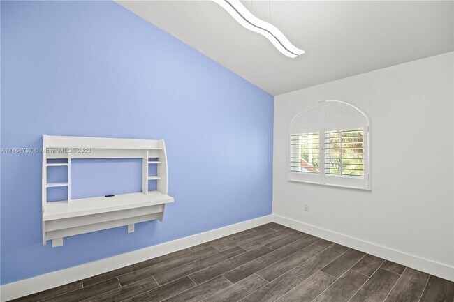 Building Photo - 20936 NE 37th Ave