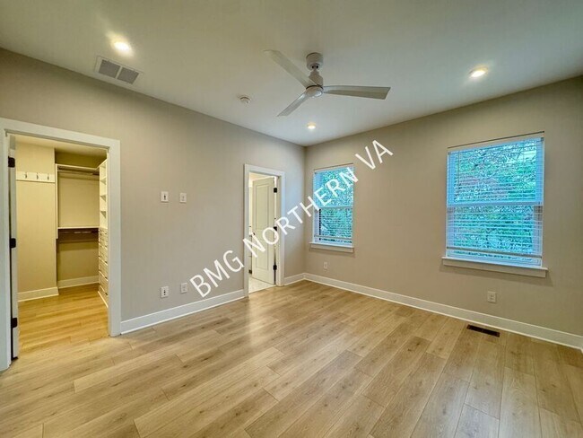 Building Photo - 1021 S Taylor Ct