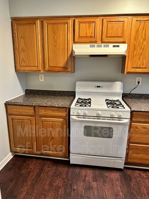 Building Photo - 603 Lenox Ave