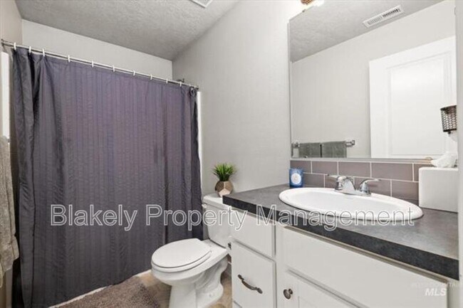 Building Photo - 260 W Waukesha St