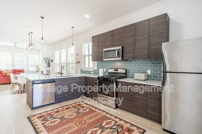 Building Photo - 719 Eleanor Ave