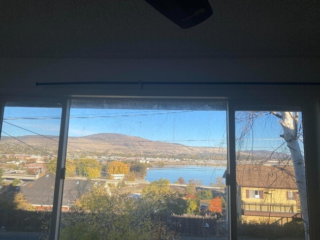 Building Photo - 140 S Rogers St